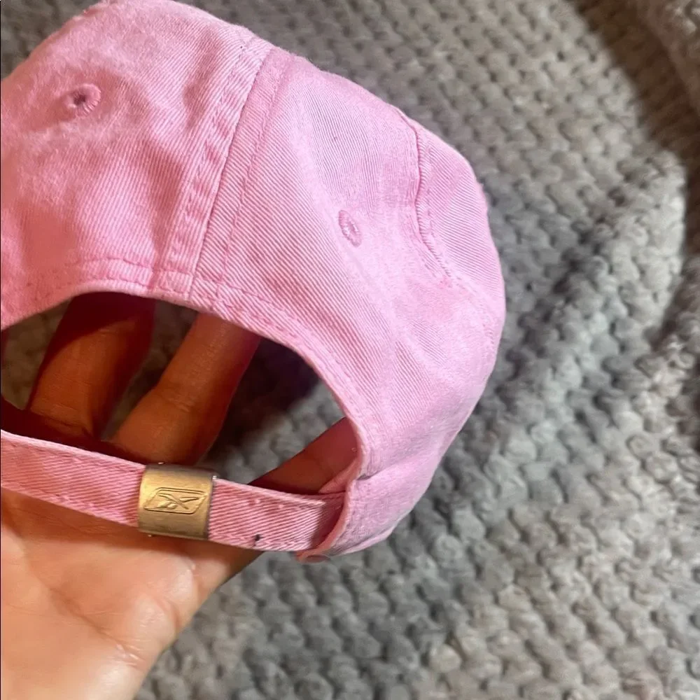 Pink Chicago Bears hat, Reebok brand - Picture 4 of 5
